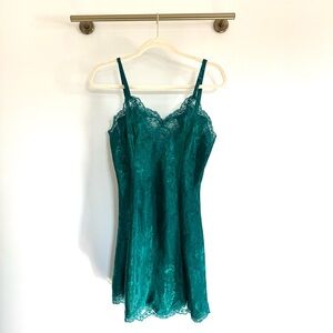 Vintage Victoria’s Secret Y2K 90s Emerald Lace Chemise Nightgown Lingerie